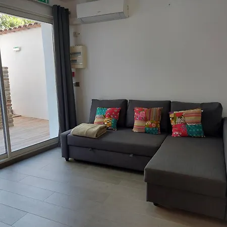 Residence Le Mas * לה לבאנדו